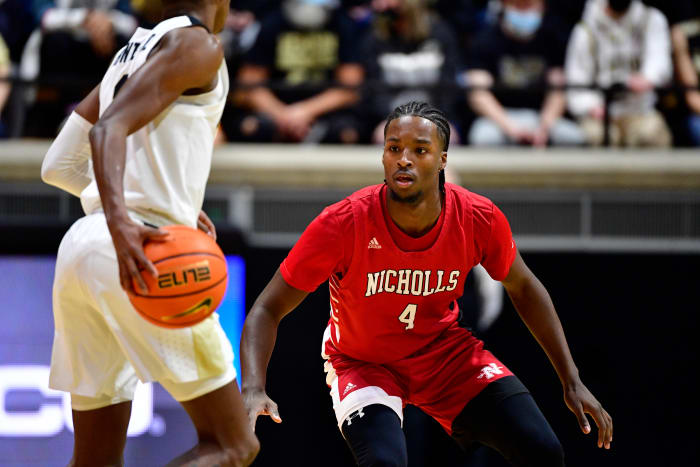A Nicholls State player defends Eric Hunter Jr.